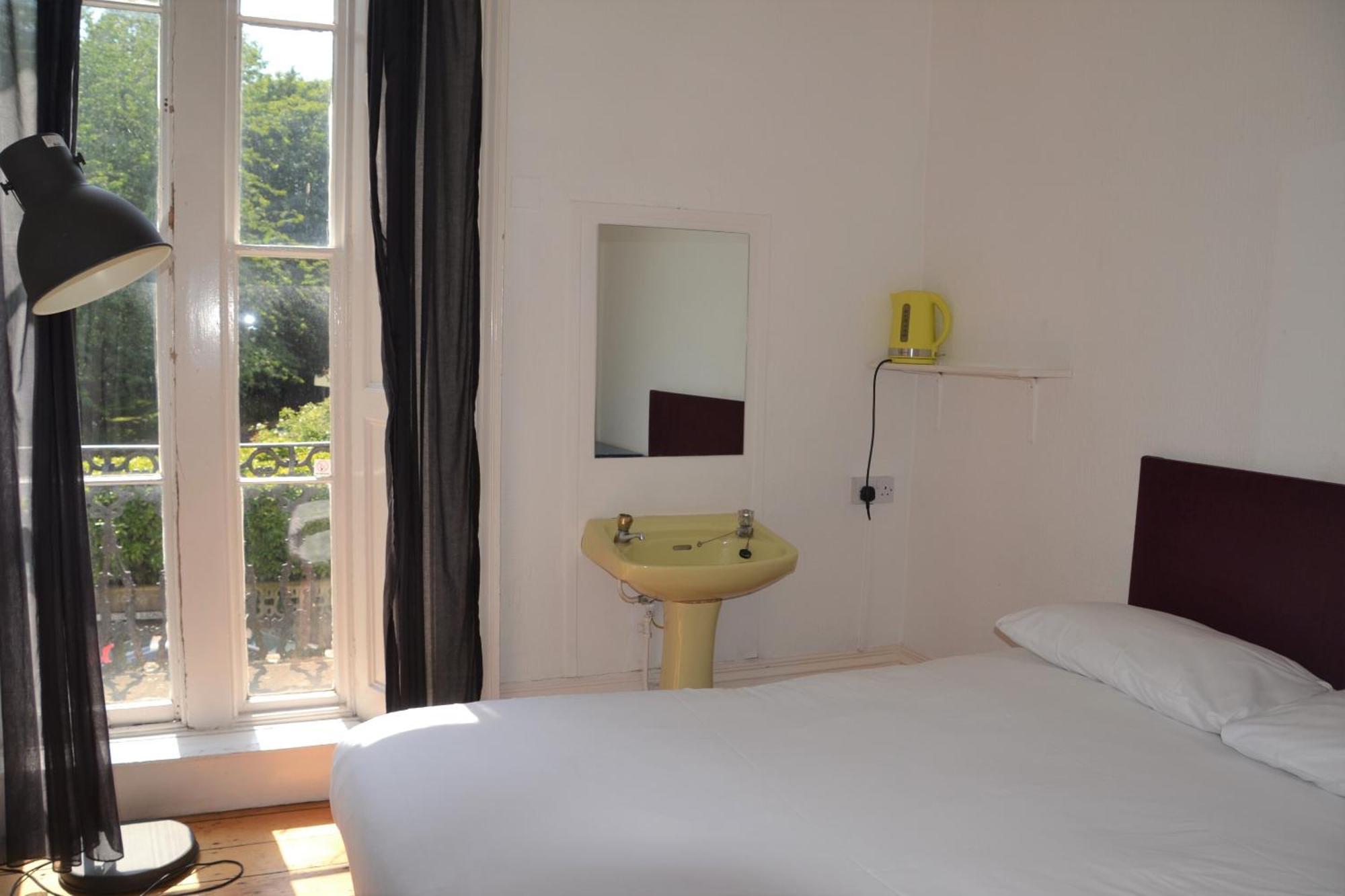 Westbourne Place Rooms - By Clifton Short Lets Bristol Chambre photo